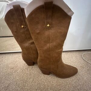 Chic Brown Heeled Boots